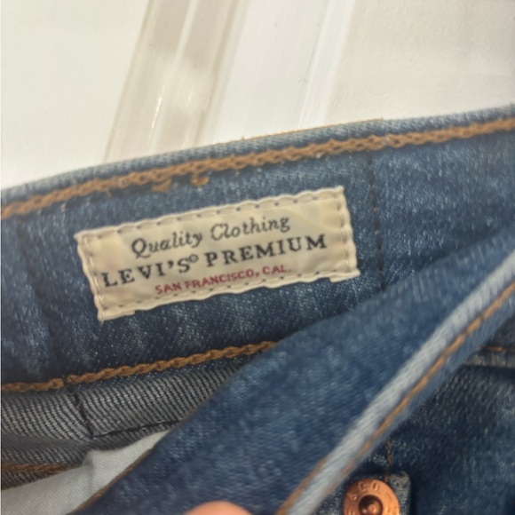 Levi's Women's Light Blue Wedgie Skinny Jeans - Picture 8 of 14